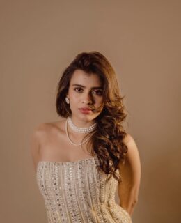 Hebah Patel Rocks Classic Glam