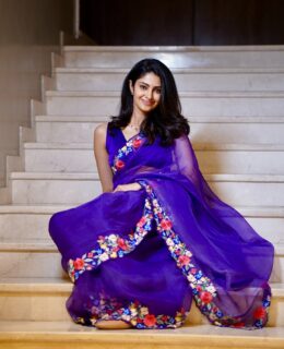 Couple-Friendly Actress Adds Glam To Promotions